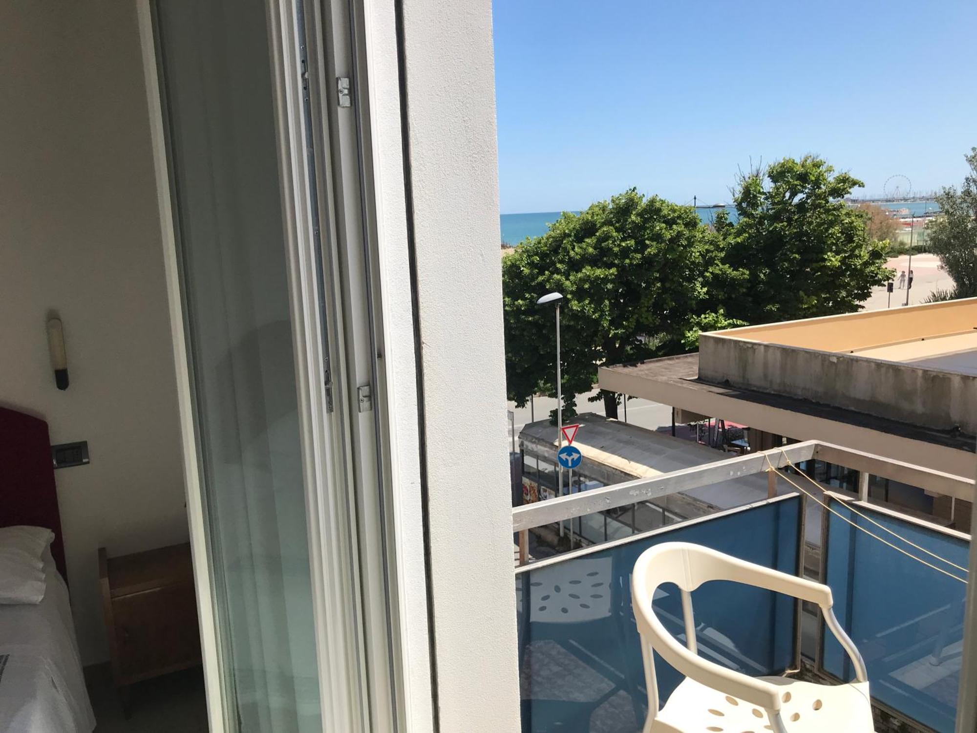 Hotel L&V リミニ エクステリア 写真